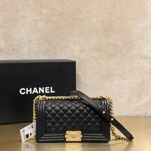 Chanel Boy Medium in Quilted Lambskin